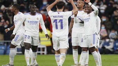 بنزيما يقود هجوم ريال مدريد أمام ألافيس في الدوري الإسباني