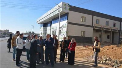 محافظ الوادي الجديد يتابع أعمال تطوير المركز الإقليمي لتأهيل ذوي الاحتياجات الخاصة بالخارجة