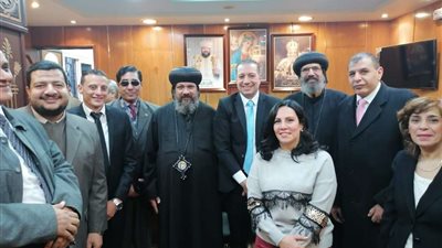 المصريين الأحرار بشمال القاهرة يهنئ أساقفة شبرا بالعيد