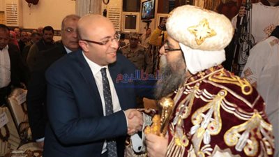 بحضور نواب البرلمان.. محافظ بني سويف يشهد قداس عيد الميلاد المجيد بمطرانية ببا