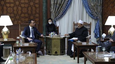 شيخ الأزهر يستقبل رئيس مجلس الشيوخ الكازاخستاني لمناقشة التعاون العلمي والثقافي