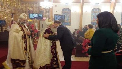 بالصور.. أحمد أبو زيد يشارك في قداس عيد الميلاد المجيد بـ