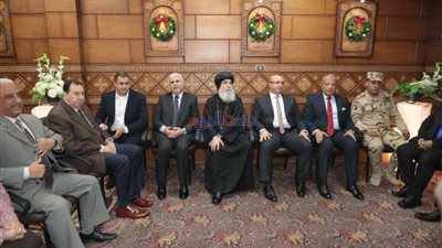 محافظ بني سويف يزور الكنائس والأديرة لتهنئة الإخوة المسيحيين بعيد الميلاد المجيد