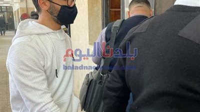 بالصور.. لحظة دخول شادي خلف الجلسة