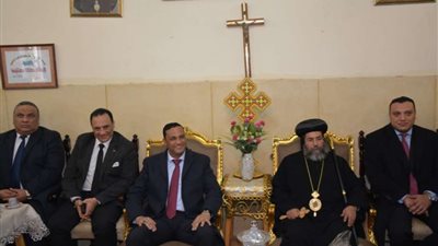 محافظ الدقهلية يقدم التهنئة للأقباط بمناسبة عيد الميلاد المجيد بمطرانية ميت غمر