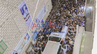 جنازة شعبية مهيبة لكاهن إبراشية بالمنيا.. و البابا تواضروس ينعيه