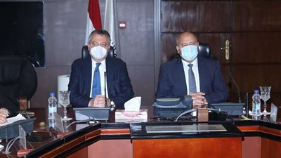 وزير النقل يستقبل سفير النمسا بالقاهرة و9 شركات متخصصة في كافة قطاعات السكك الحديدية