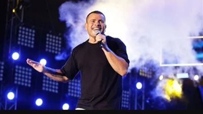 «مشكلة بسيطة وبتتحل».. خالد تاج الدين يكشف سر حذف أغاني عمرو دياب على «اليوتيوب»