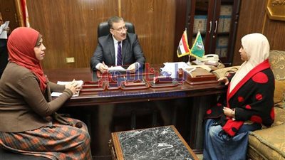 محافظ المنوفية يلتقي بعدد من المواطنين على مدار يومين لفحص شكواهم