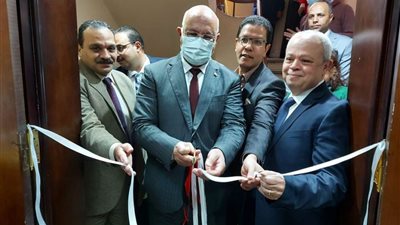 بالصور.. رئيس جامعة بنها يفتتح مركز علاج الأسنان الجديد