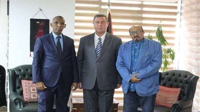 السفير دياب اللوح يستقبل نظيره الجيبوتي في مصر