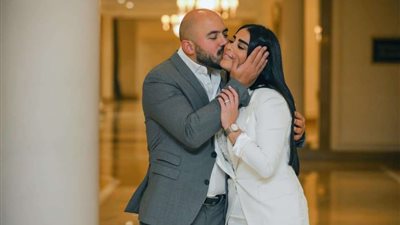 محمود العسيلي مع أمنية عبد المنعم بعد عقد قرانه: 