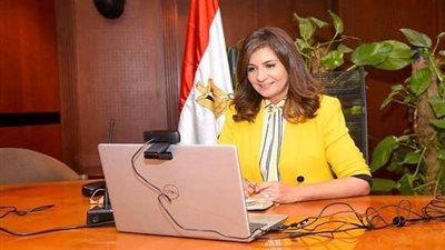 وزيرة الهجرة تحسم الجدل بشأن إعادة الجالية المصرية بأوكرانيا