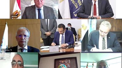 وزيرا التعليم العالى والاتصالات يشهدان توقيع بروتوكول تعاون لإنشاء مركز 