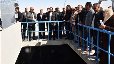 وزير الإسكان ومحافظ المنيا يتفقدان محطة معالجة الصرف الصحي