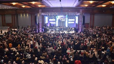 العسيلي ومصطفى حجاج يقومون بإحياء حفل تخرج كلية فنون جميلة بالإسكندرية