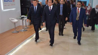 وزير التعليم العالي ورئيس جامعة عين شمس يفتتحان  المؤتمر الدولي للأورام