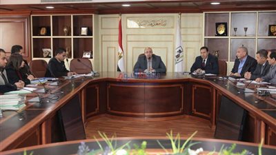 محافظ بني سويف يبحث إجراءات تفعيل قانون التصالح في مخالفات البناء