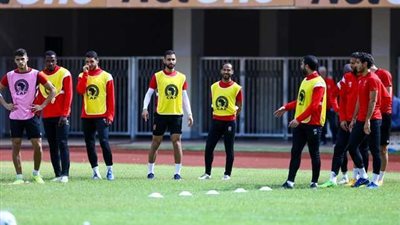 تقسيمة بالكرة في ختام مران الأهلي بهراري