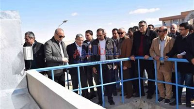 وزير الإسكان ومحافظ المنيا يتفقدان محطتي مياه أبوقرقاص بالمنيا