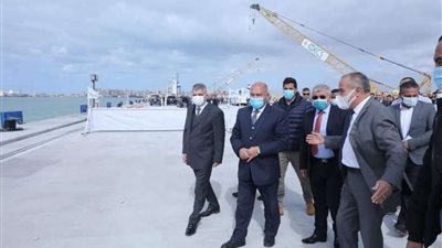 وزير النقل يتفقد أعمال محطة «تحيا مصر» متعددة الأغراض بميناء الإسكندرية