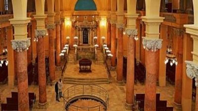 بعد ترميمه.. وزير الآثار والسياحة يفتتح المعبد اليهود بالإسكندرية