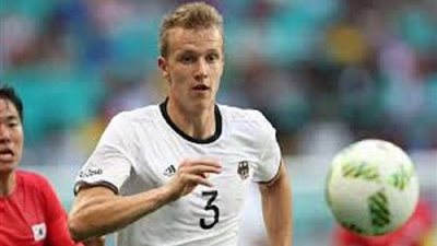 تقارير: دورتموند مهتم بضم المدافع الدولي كلوسترمان لاعب لايبزيج