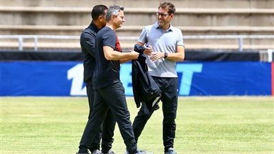 الأهلي يصل ملعب بابا فيلز ماندافا