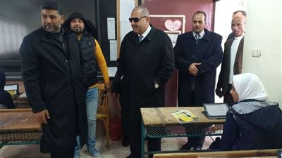 محافظ مطروح يتابع انطلاق امحانات الصف الأول للثانوية العامة
