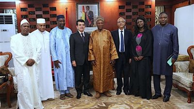 الرئيس الغيني يستقبل المدير العام للإيسيسكو في القصر الرئاسي بكوناكري