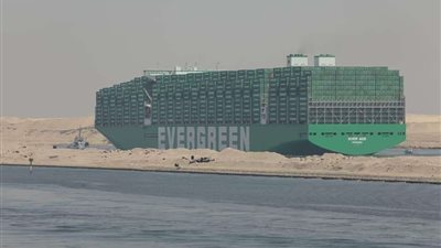 أسامة ربيع يكشف حقيقة طلب أمريكا إغلاق قناة السويس أمام السفن الروسية.. فيديو