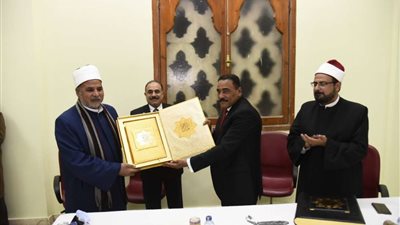 بالصور.. محافظ مطروح يشهد احتفالية ذكري الإسراء والمعراج بمسجد  العوام