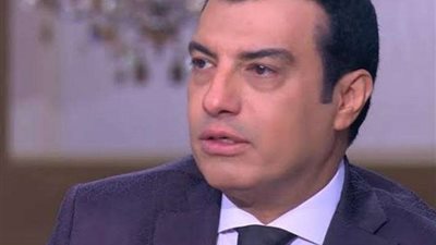 قبل وفاة والده بساعات.. إيهاب توفيق يحتفل بعيد ميلاده في منزله (فيديو)