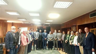 «الكهرباء» توقع عقدًا بـ140 مليون جنيه لمجابهة زيادة الأحمال