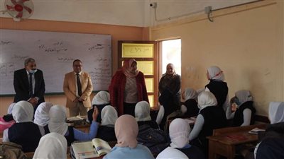 مدير تعليم المنوفية تتابع انتظام الدراسة ببعض مدارس إدارة منوف التعليمية