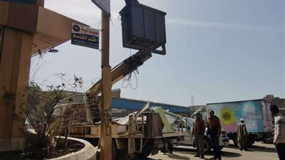 إزالة عدد من الإعلانات المخالفة والغير مرخصة بنطاق الدقهلية