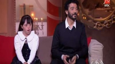 خالد النبوي عن الطفلة ميرنا: فاجأتنى وعملت مشهد غير مكتوب ببراعة