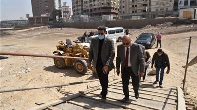 رئيس جامعة أسيوط يتابع عملية إنشاء وتجهيز مبنى الجراحات الميكروسكوبية