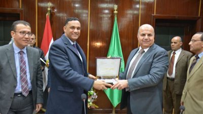 محافظ الدقهلية يوقع بروتوكول تعاون مع وزارة الاتصالات