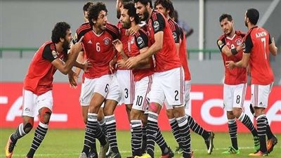نجم الأهلي مُهدد بالغياب عن المنتخب المصرى