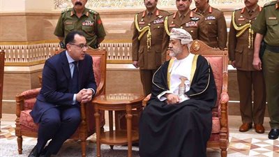 رئيس الوزراء يصل عُمان لتقديم واجب العزاء في وفاة السلطان قابوس (صور)