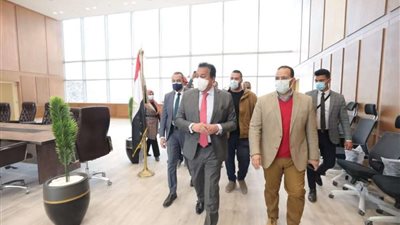 وزير التعليم العالي يُباشر عمله من مقر الوزارة بالعاصمة الإدارية الجديدة