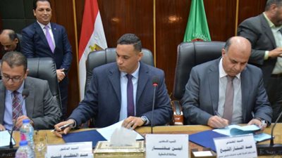 محافظ الدقهلية يلتقي وفد 