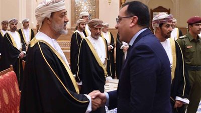 رئيس الوزراء يلتقي هيثم بن طارق لتقديم واجب العزاء في السطان قابوس (صور)
