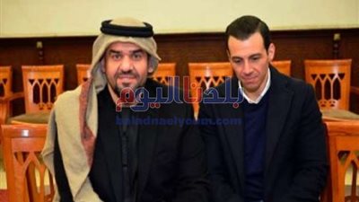 حسين الجسمي ورامي رضوان أول الحاضرين لعزاء والد إيهاب توفيق (صور)