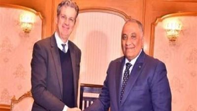 رئيس الرقابة الإدارية يستقبل سفير المملكة المتحدة لدى مصر
