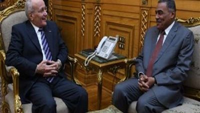 وزير الإنتاج يبحث مع محافظ مطروح موضوعات التعاون القائمة لتطوير المحافظة