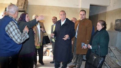 محافظ القليوبية يتفقد عدد من المشروعات التي تواجه مشاكل بالخانكة