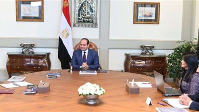 السيسي يجتمع مع رئيس مجلس الوزراء ووزيرة التعاون الدولي