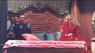 رامي إمام يعلن عرض مسرحية 